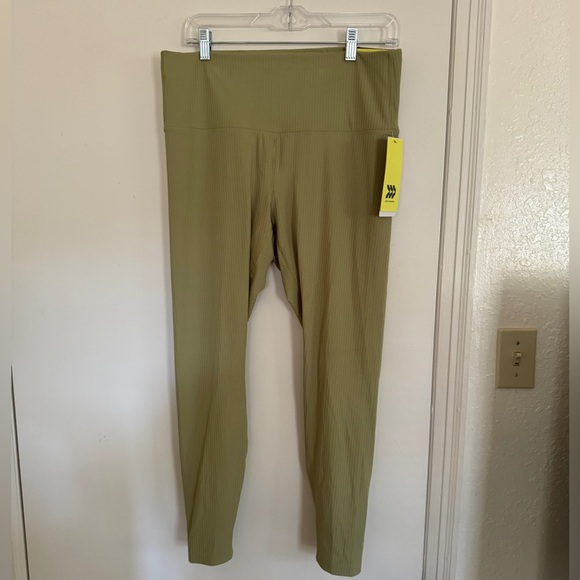 NWT All in Motion Olive Green Leggings - Picture 1 of 4
